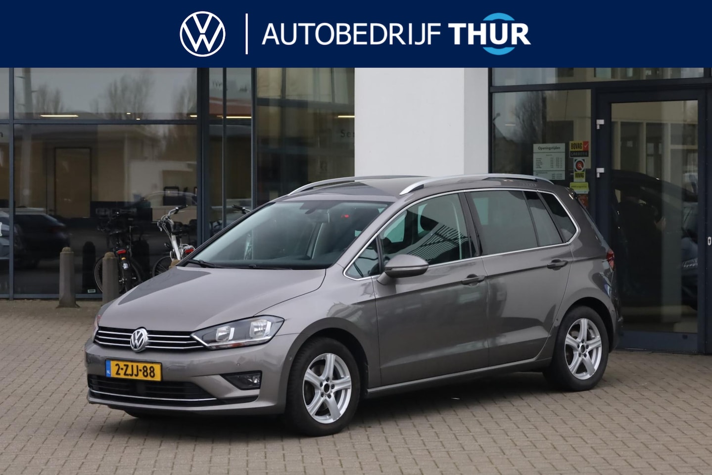 Volkswagen Golf Sportsvan - 1.4 TSI Highline 125PK / 92kW DSG, NL Auto door ons geleverd en dealer onderhouden, wegkla - AutoWereld.nl