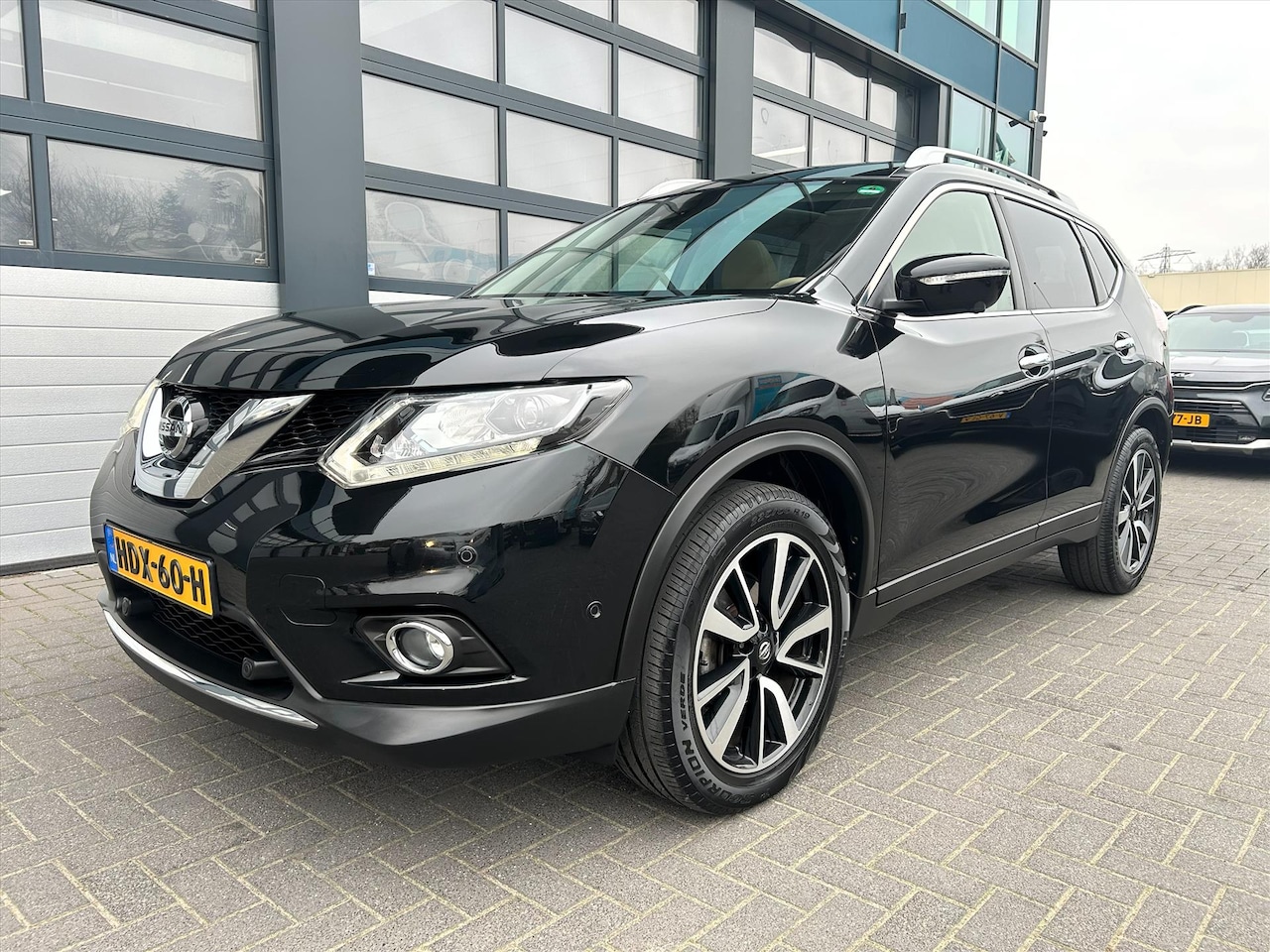 Nissan X-Trail - 1.6 Tekna 163pk, Trekhaak, Leder, Panodak - AutoWereld.nl