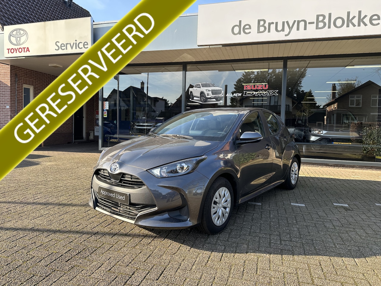 Toyota Yaris - 1.5 Hybrid Active Automaat 2024 met slechts 2.962 km op de teller! Parkeercamera / Apple C - AutoWereld.nl