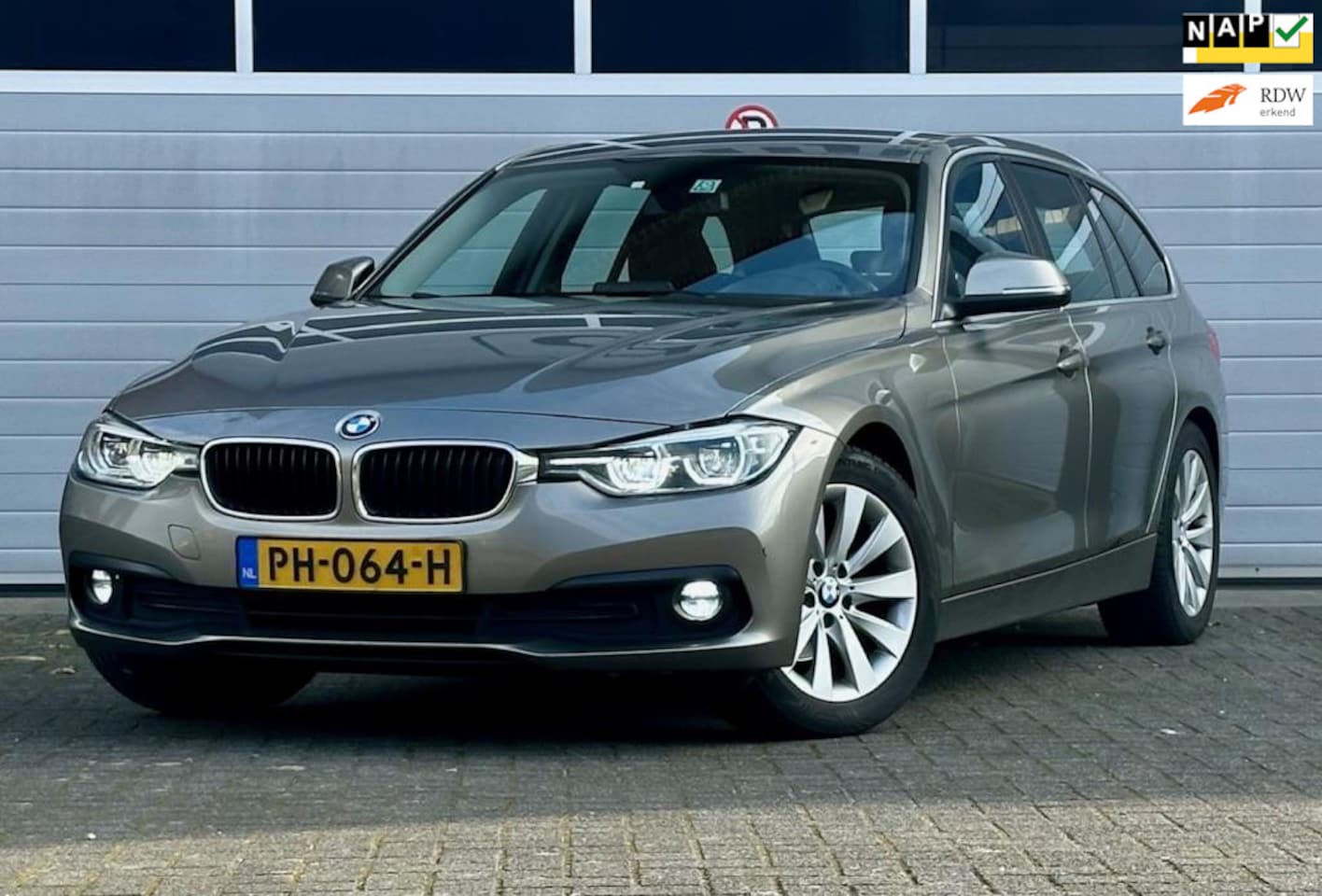 BMW 3-serie Touring - 320d EDE aut. sportstoelen LED facelift - AutoWereld.nl