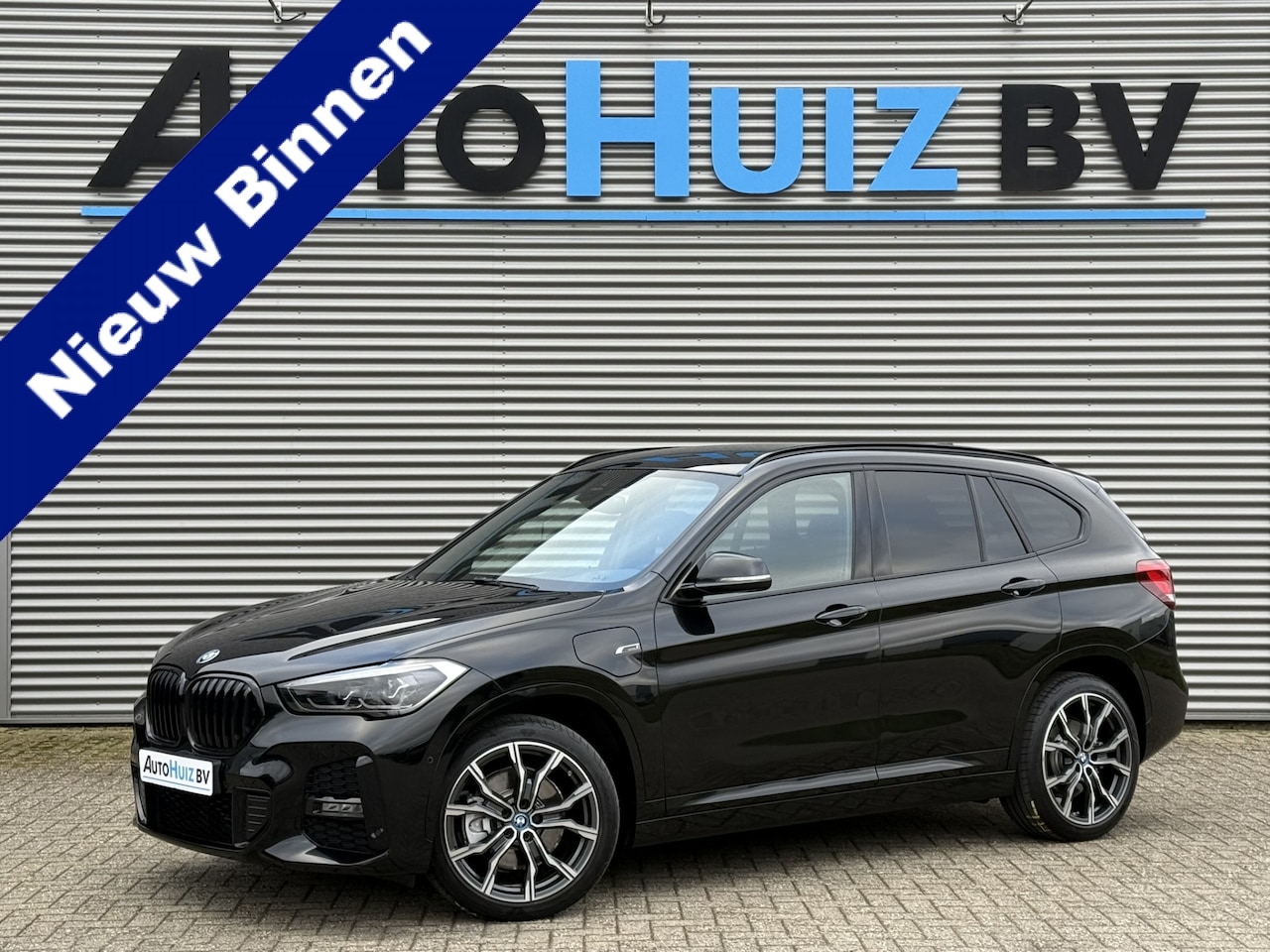 BMW X1 - xDrive25e High Executive M Sport 19 Inch LED Achteruitrijcamera Stoelverwarming Adaptieve - AutoWereld.nl