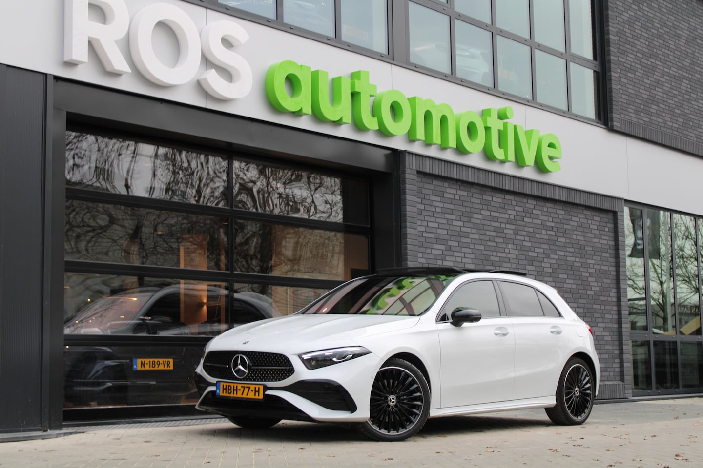 Mercedes-Benz A-klasse - 250 e AMG Line | PANO | MEMORY | HUD | 360 | ACC | CARPLAY | - AutoWereld.nl