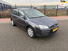 Ford Focus Wagon - 1.6-16V Trend