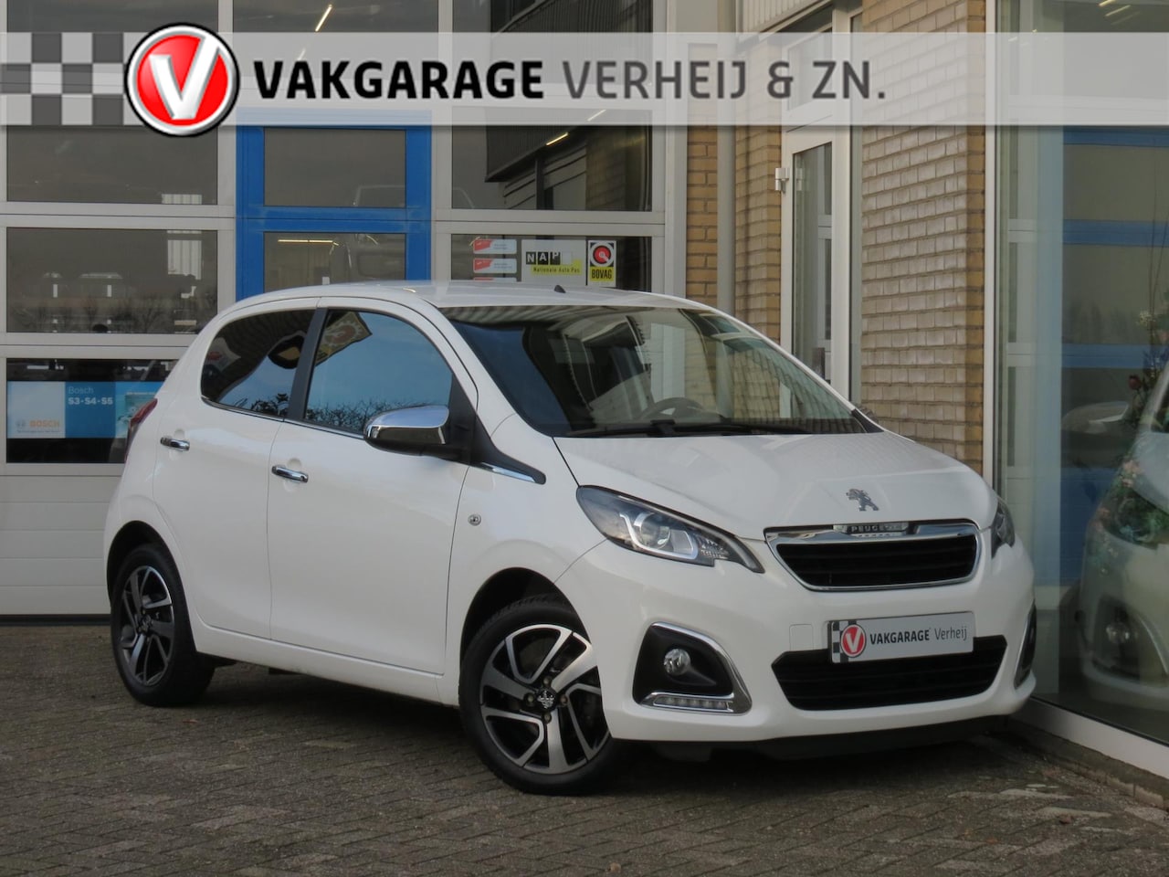 Peugeot 108 - 1.0 e-VTi Allure Camera|Clima|Car-Play|DAB+|LMV|Getint Glas - AutoWereld.nl