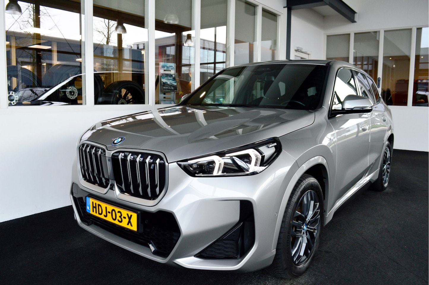 BMW iX1 - xDrive30 M-Sportedition 67 kWh - AutoWereld.nl