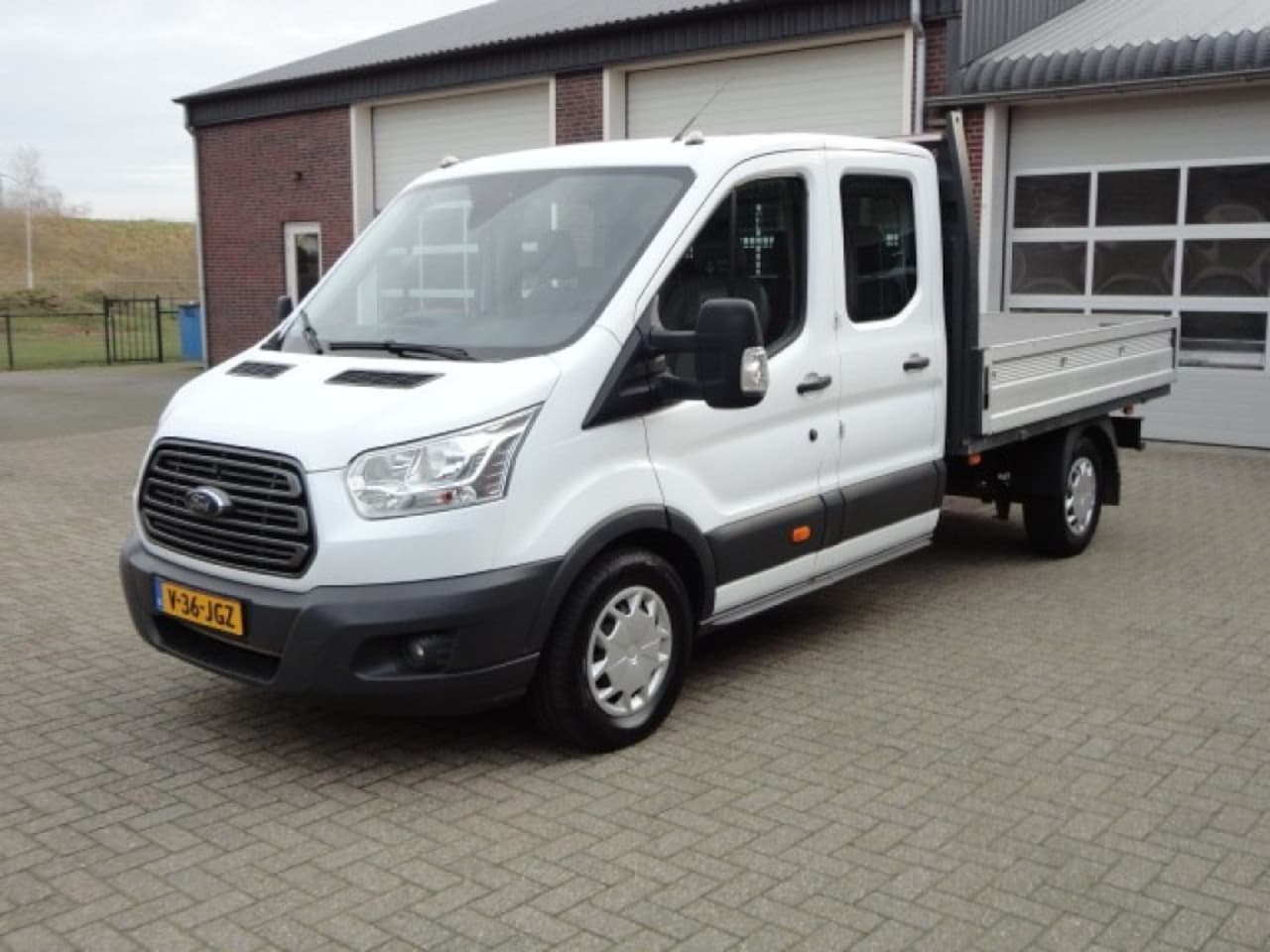 Ford Transit - 350 2.0 TDCI 130 PK L3H1 Ambiente Trekhaak Airco - AutoWereld.nl