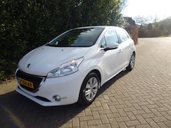 Peugeot 208 - 1.2 VTI Envy 5 DEURS CRUISE NAVI ESP PDC ECC