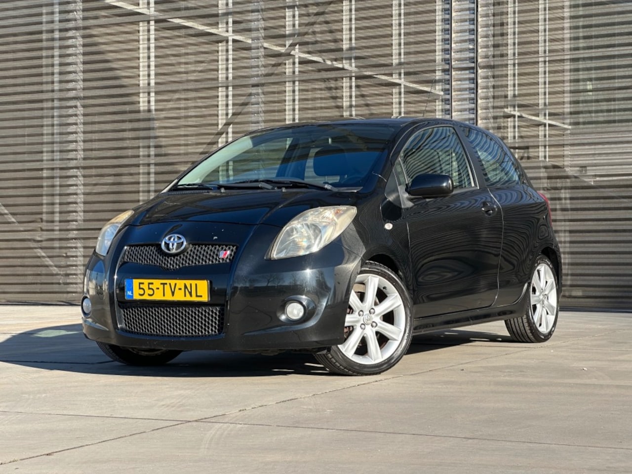 Toyota Yaris - 1.8 VVTI TS AIRCO/LM VELGEN !! 133 PK !! APK 6-2-2026 !! - AutoWereld.nl