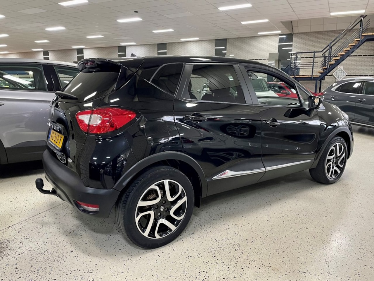 Renault Captur - TCE Limited Navigatie PDC Airco Keyless Cruise MULTIMEDIA - AutoWereld.nl