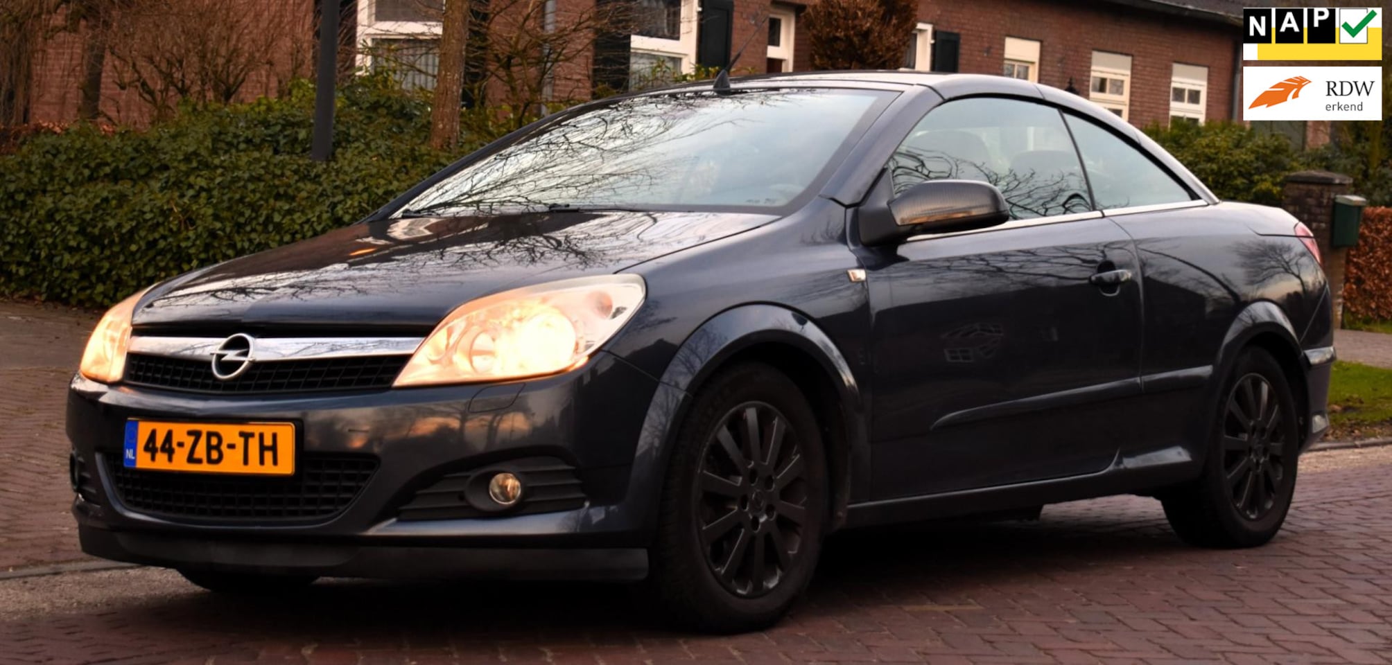 Opel Astra TwinTop - 1.6 T Temptation LEDEREN BEKLEDING, CRUISE CONTROL EN MEER! - AutoWereld.nl