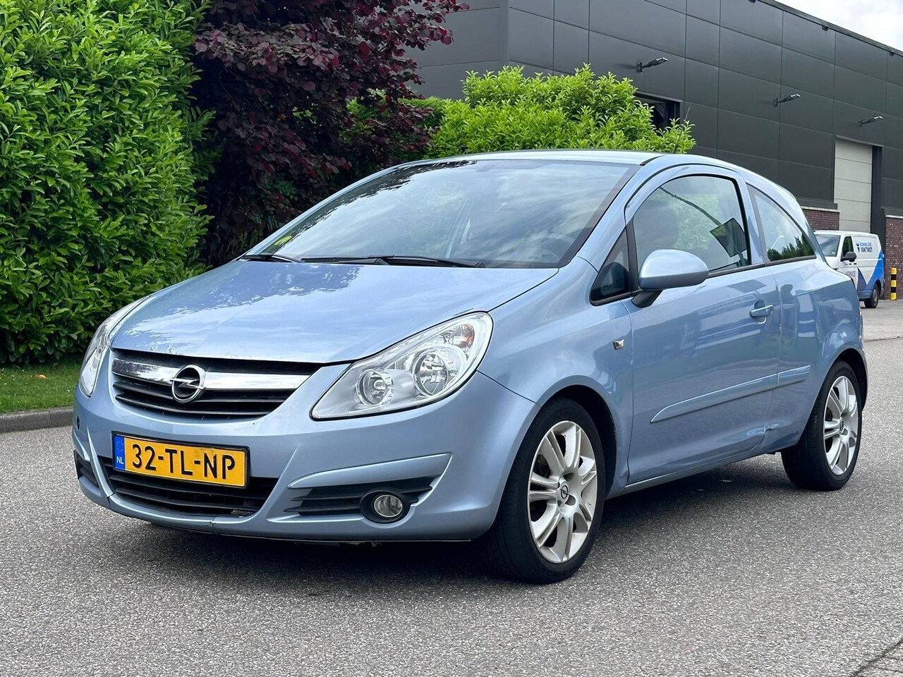 Opel Corsa - 1.2-16V Business Airco*NAP*Trekhaak*LM velgen*APK* - AutoWereld.nl