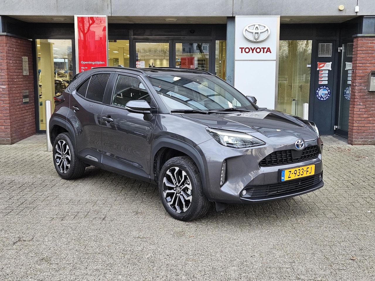 Toyota Yaris Cross - 1.5 HYBRID 115 DYNAMIC APPLE/ANDROID NAVI LED PRIVACY-GLASS 17"LMV NL-AUTO - AutoWereld.nl