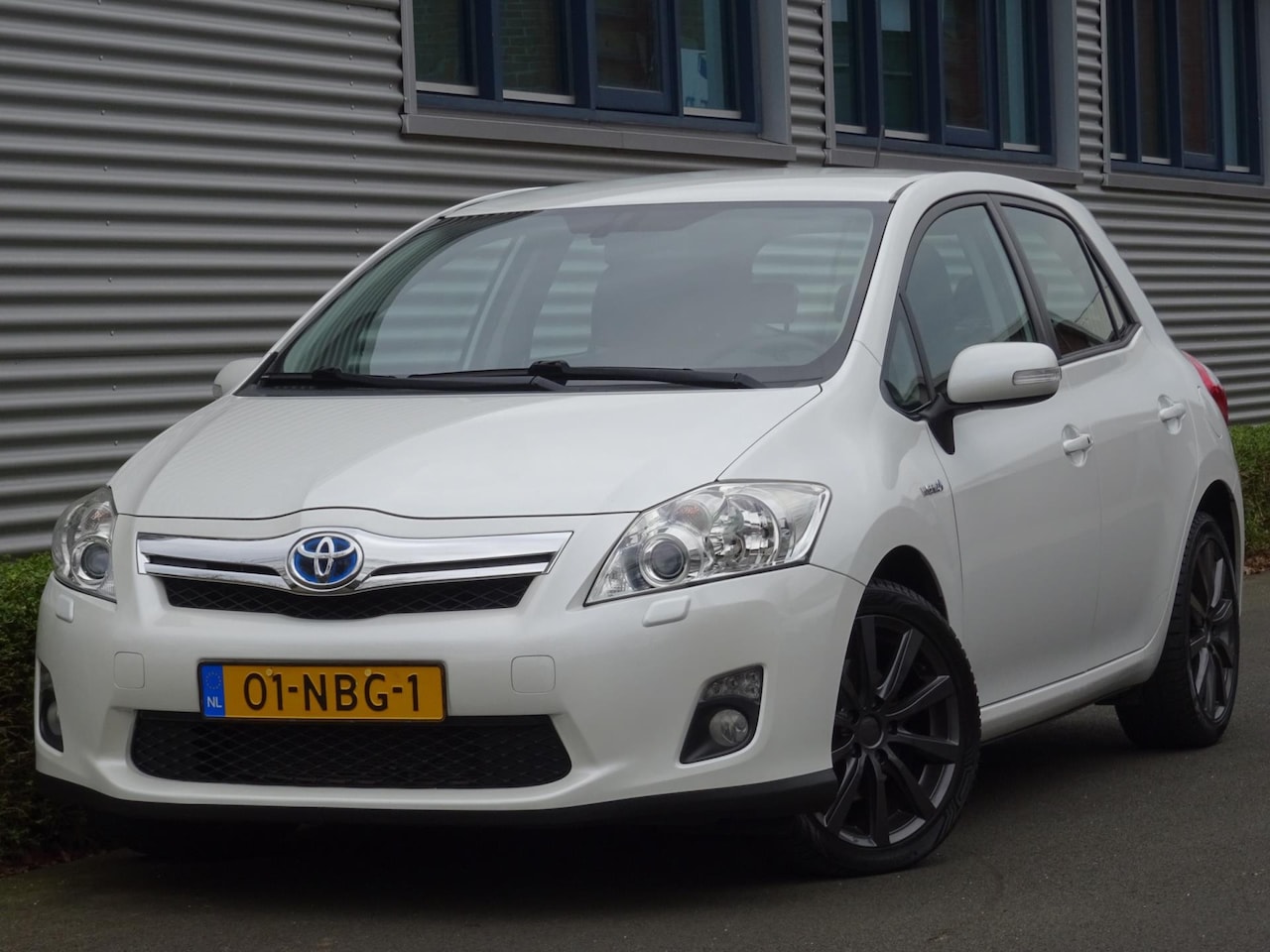 Toyota Auris - 1.8 Full Hybrid Executive Executive Xenon Leder - AutoWereld.nl