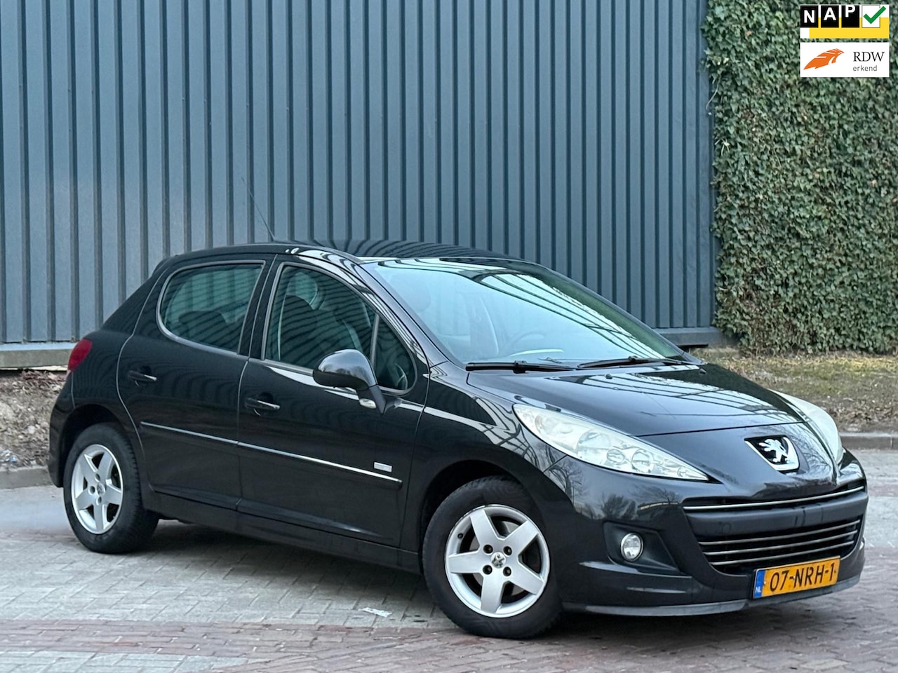 Peugeot 207 - 1.4 VTi Millesim 200 1e Eignr |Airco |Lmv |Elektr ramen |Nap |Boekjes - AutoWereld.nl