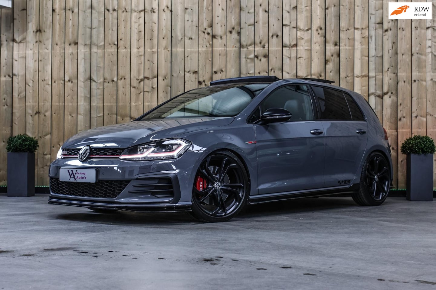 Volkswagen Golf - 2.0 TSI GTI TCR *Akra*Pano*Dynaudio*Camera*Leder*DCC* - AutoWereld.nl