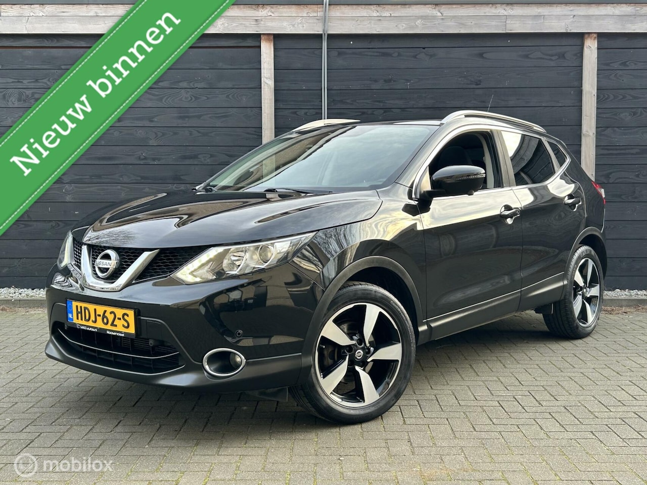 Nissan Qashqai - 1.2 N-Connecta FM nav / clima / 18" / 84.282 KM - AutoWereld.nl