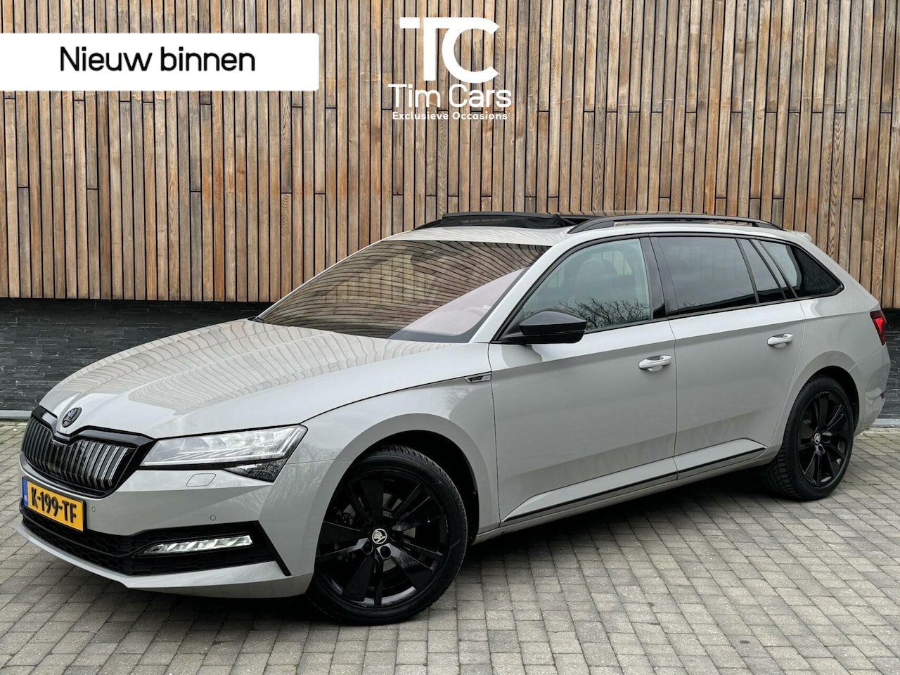 Skoda Superb Combi - 1.4 TSI iV Sportline Automaat | Panoramadak | Trekhaak uitklapbaar | Groot navigatiesystee - AutoWereld.nl