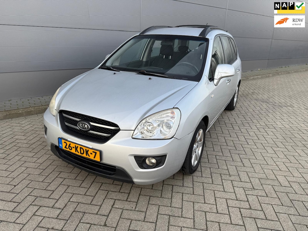 Kia Carens - 2.0 CVVT X-ecutive 2.0 CVVT X-ecutive - AutoWereld.nl