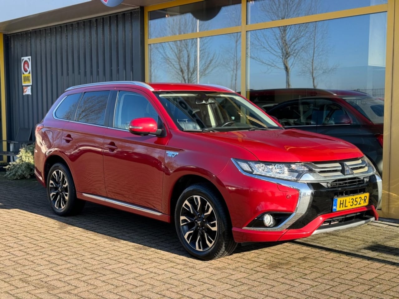 Mitsubishi Outlander - 2.0 PHEV instyle 2.0 PHEV Instyle - AutoWereld.nl