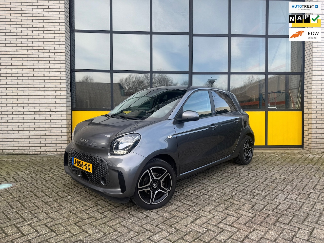 Smart Forfour - 5drs, navi, achteruitrijcamera, lmv & dagrijverlichting - AutoWereld.nl