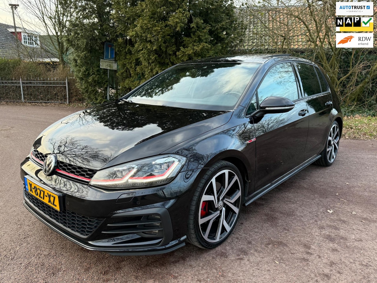 Volkswagen Golf - 2.0 TSI GTI Performance / Navi / Pano / Xenon / virtual cockpit / PDC / - AutoWereld.nl