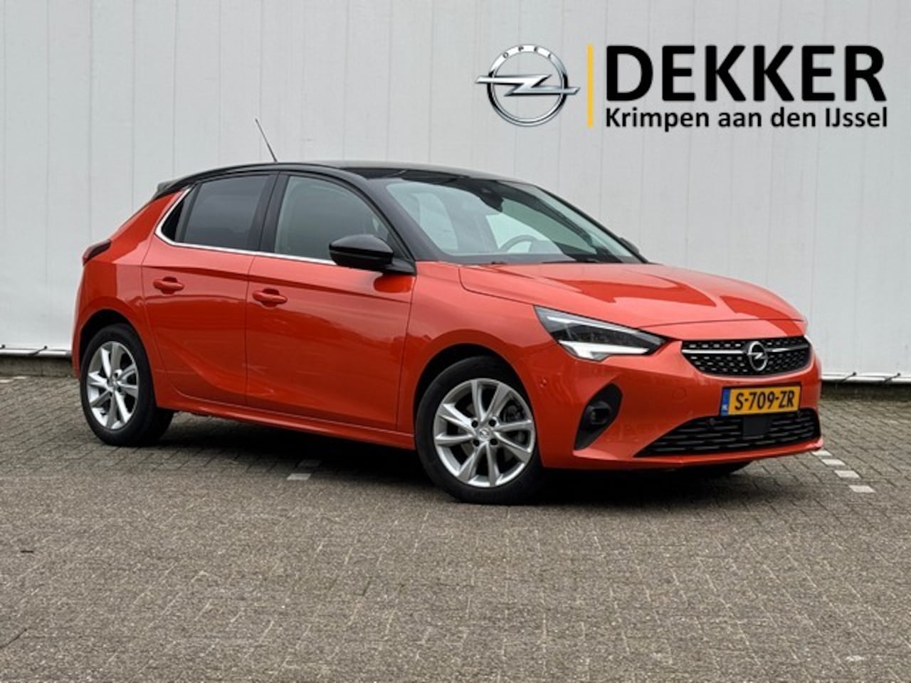 Opel Corsa - 1.2 Turbo Elegance met Navigatie via CarPlay, Camera, Winterpakket, Dodehoek - AutoWereld.nl