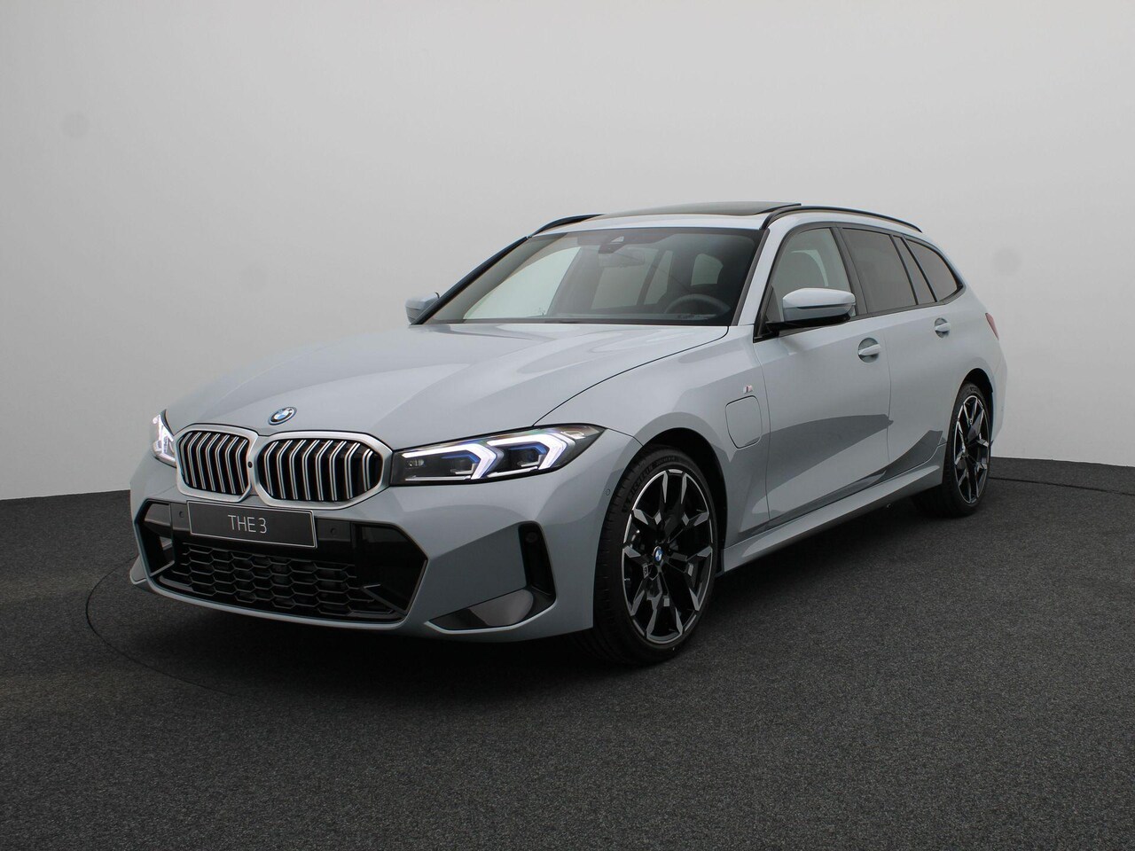 BMW 3-serie Touring - 330e | M Sportpakket | Innovation Pack | Comfort Pack - AutoWereld.nl