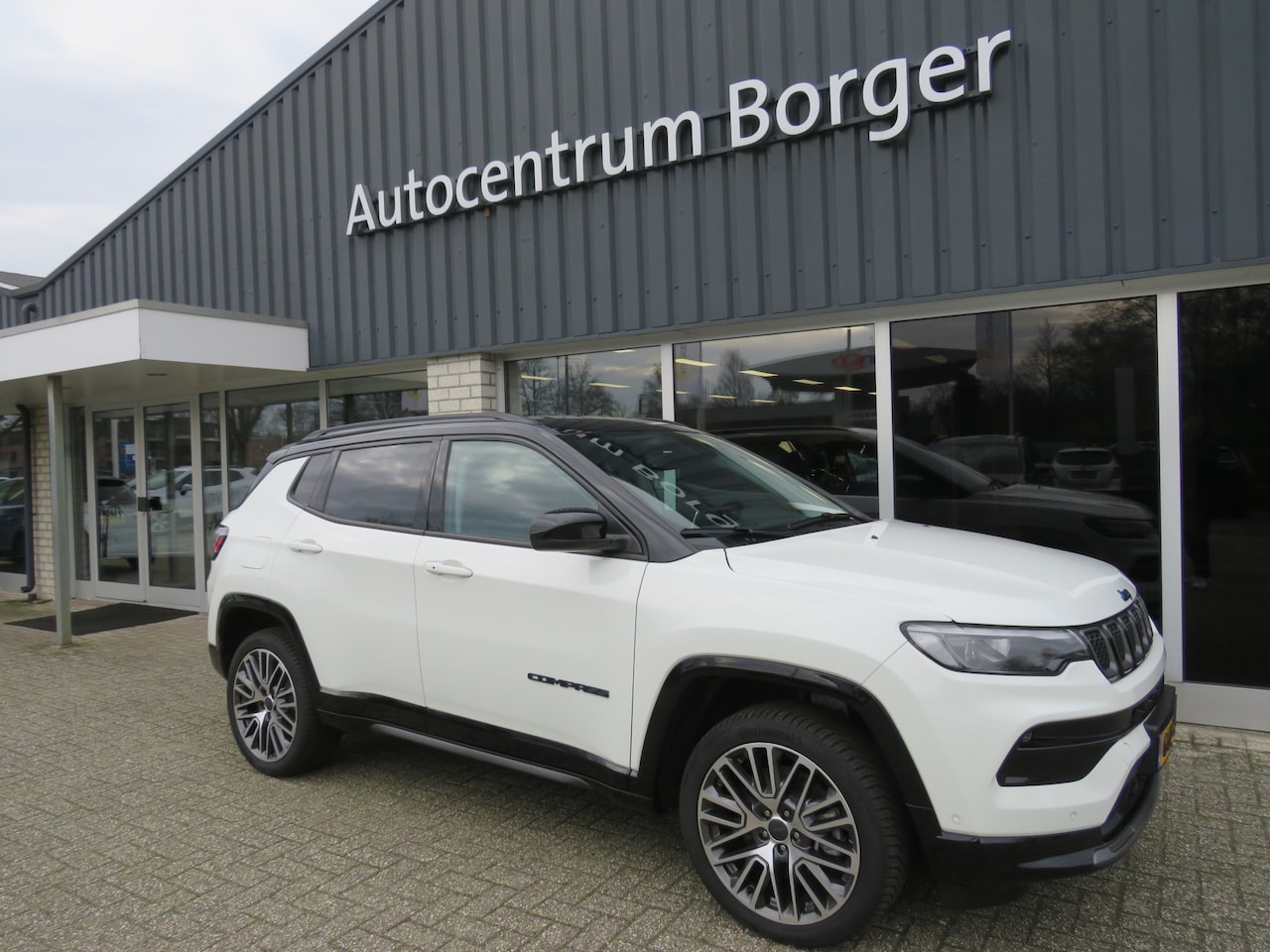 Jeep Compass - 4xe Automaat 240 Plug-in Hybrid Summit /Carplay/Leder/19"LM/camera/cruise - AutoWereld.nl