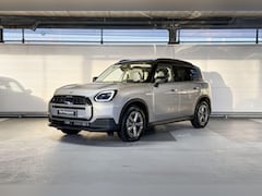 MINI Countryman - 1.5 C Classic M Plus | Pakket M Plus | Dak en spiegelkappen in Jetblack