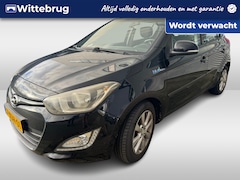 Hyundai i20 - 1.2i i-Deal BINNENKORT VERWACHT | AIRCO | NAVIGATIE | LICHTMETALEN VELGEN | LAGE KM-STAND