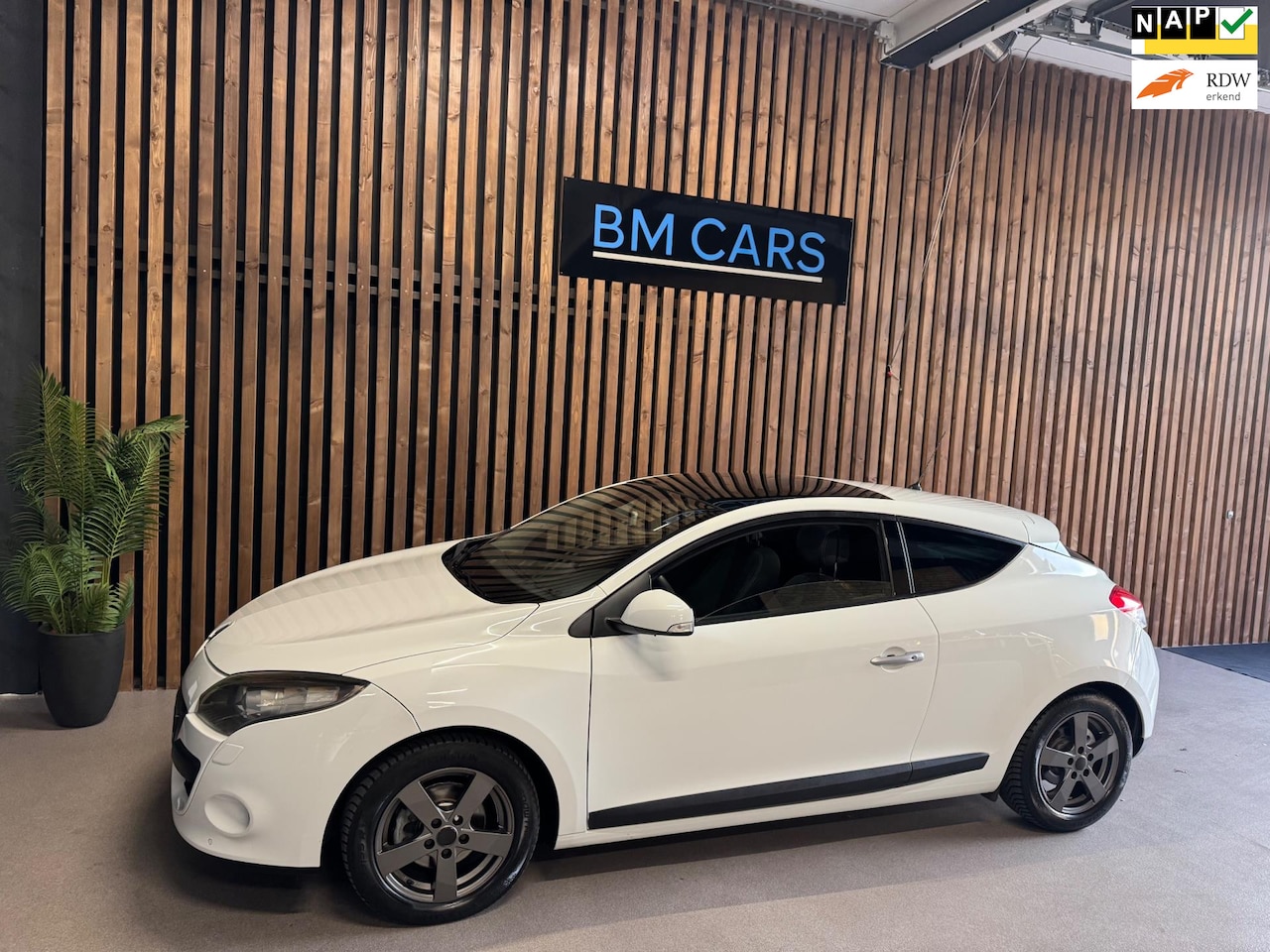 Renault Mégane Coupé - 1.6 Dynamique Xenon,Panorama,Trekhaak,Airco - AutoWereld.nl