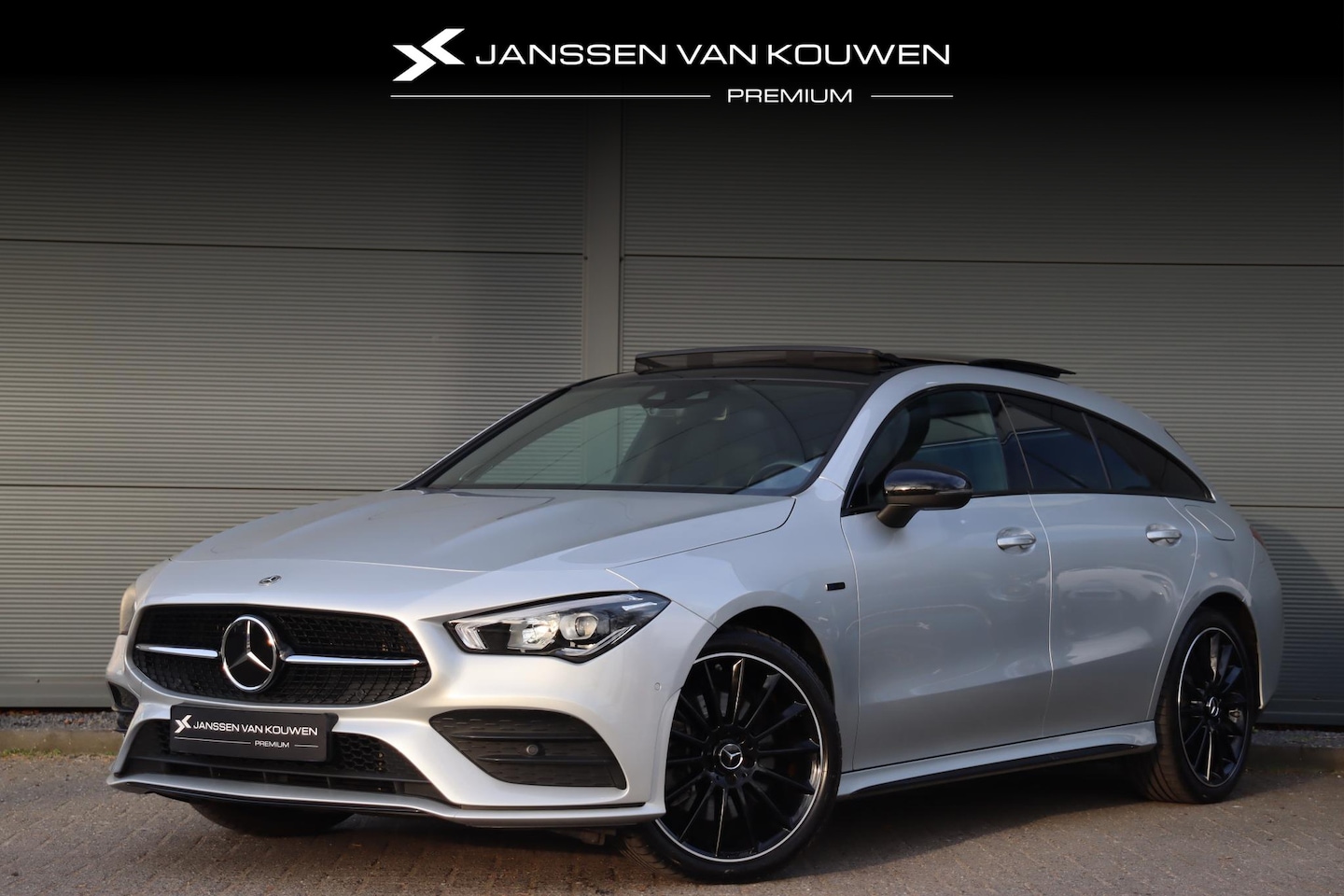 Mercedes-Benz CLA-klasse Shooting Brake - 250e AMG Panoramadak Burmester 19" Widescreen - AutoWereld.nl