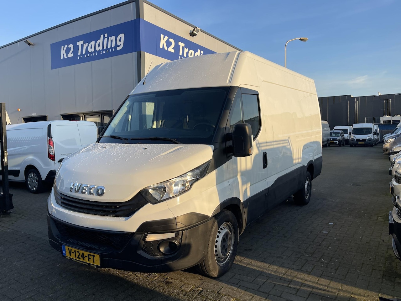 Iveco Daily - 35S14V 2.3 352 H2 L 35S14V 2.3 352 H2 L - AutoWereld.nl