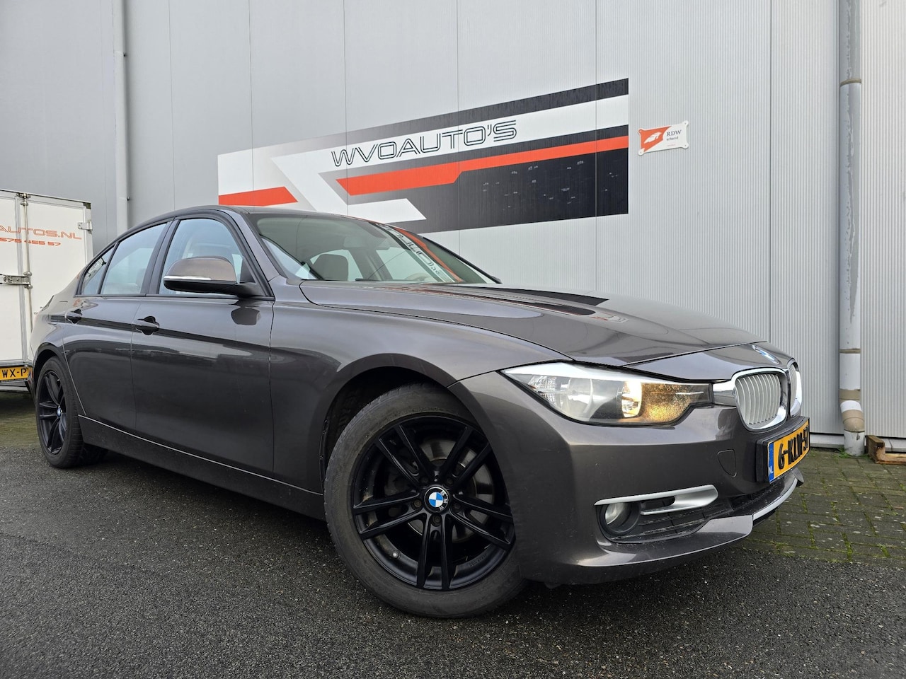 BMW 3-serie - 320i EfficientDynamics Edition Business 320i EfficientDynamics Edition Business - AutoWereld.nl