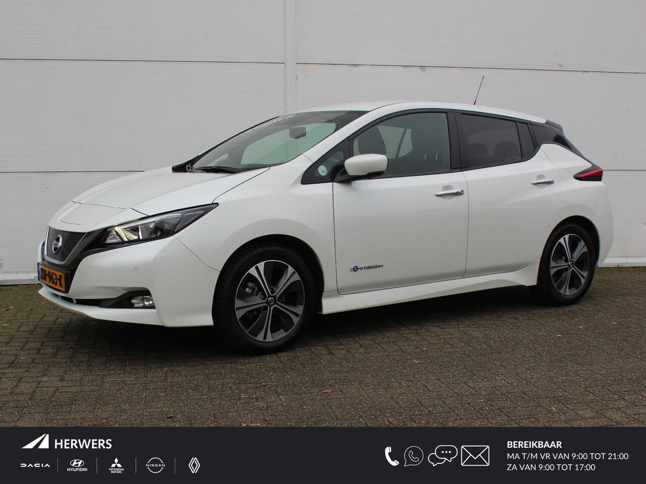 Nissan LEAF - N-Connecta 40 kWh / Trekhaakbeugel / Navigatie + Apple Carplay/Android Auto / Cruise Contr - AutoWereld.nl