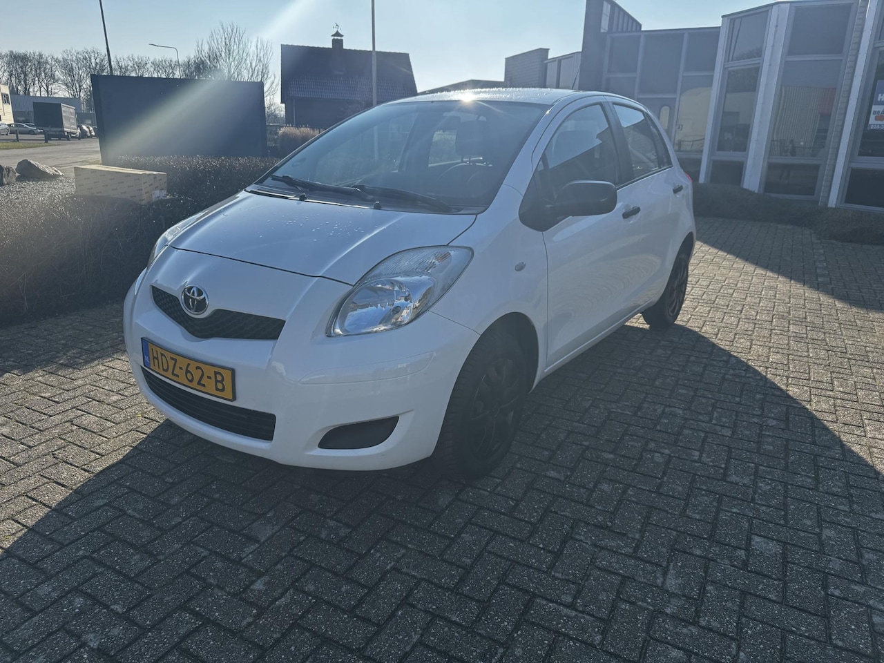 Toyota Yaris - 1.0 VVTi Cool 1.0 VVTi Cool - AutoWereld.nl