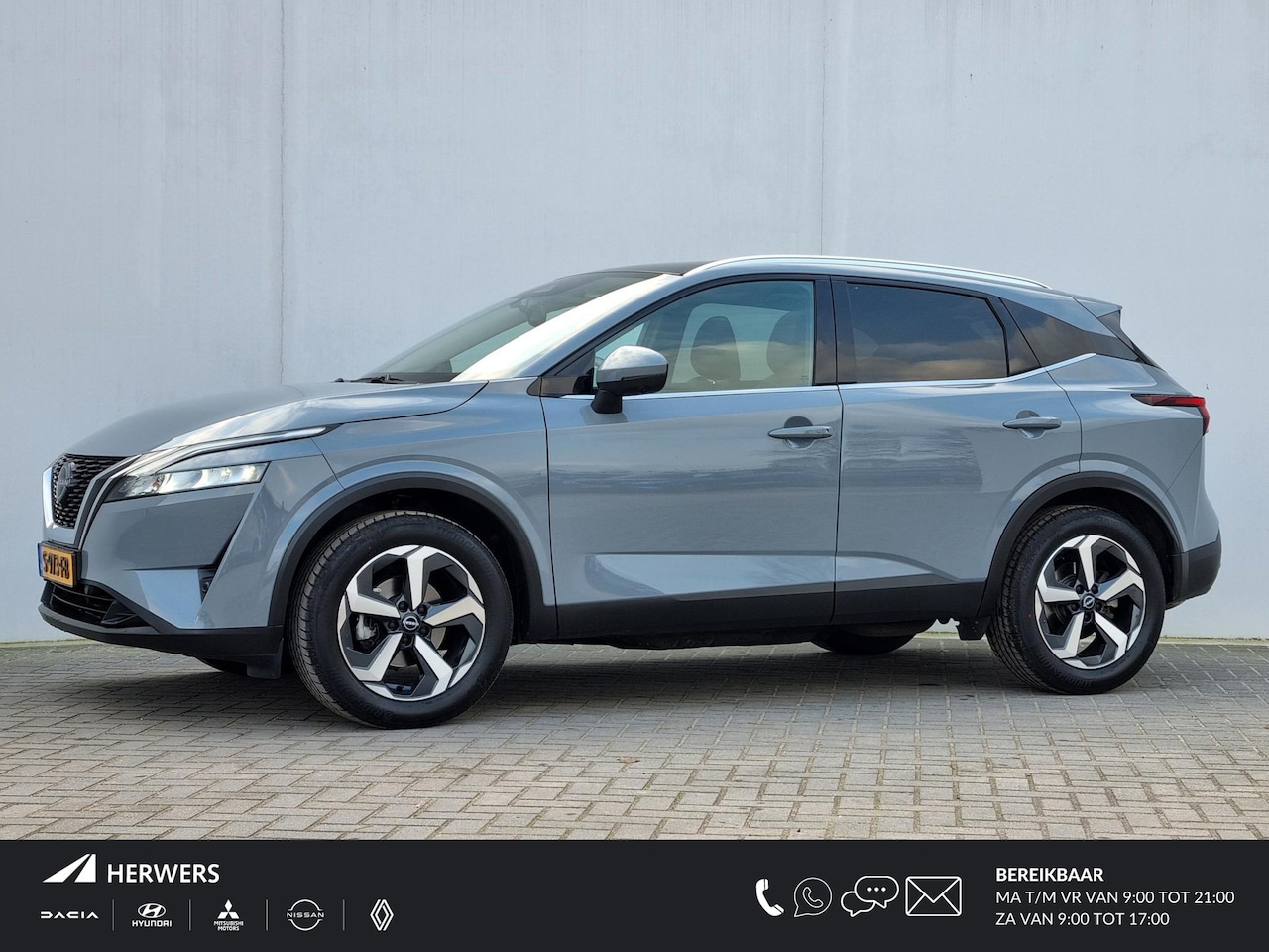 Nissan Qashqai - 1.3 MHEV N-Connecta / Panoramadak / Navigatie / Trekhaak 1400 KG /  / 360 Graden Camera / - AutoWereld.nl