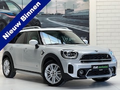 MINI Countryman - 2.0 Cooper S E ALL4 Yours 220 PK Automaat / Plug In Hybride / Panodak / Navi Connect / Led