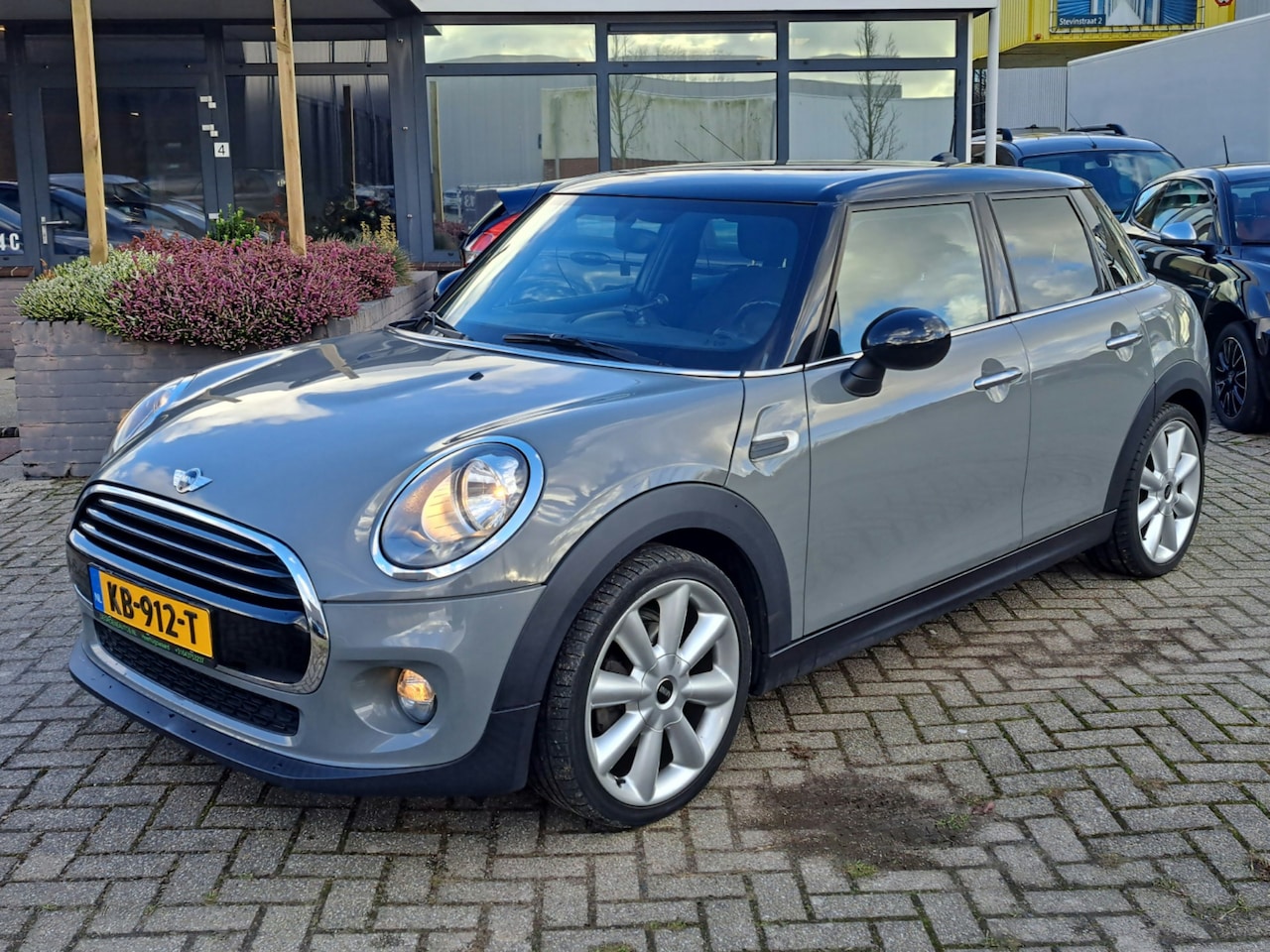 MINI Cooper - Mini 1.5 Business | AUTOMAAT | 5-DEURS | NAVI - AutoWereld.nl