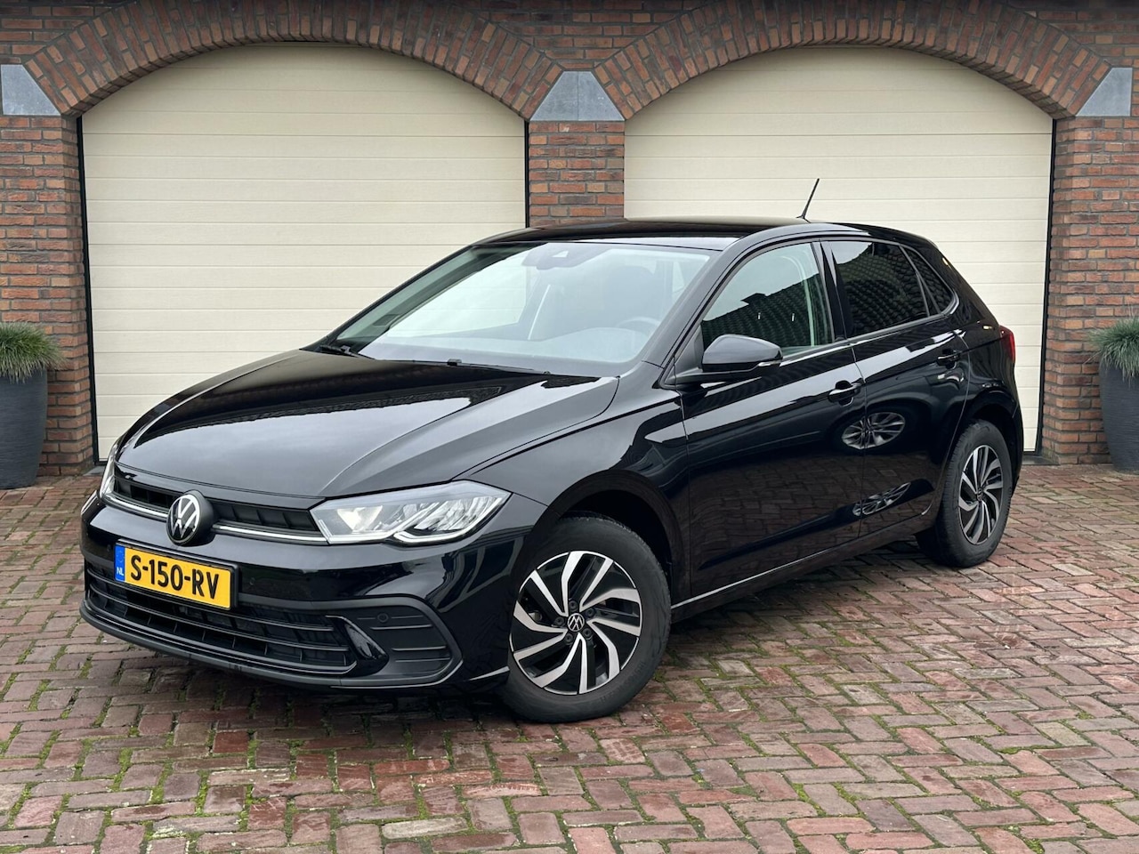 Volkswagen Polo - 1.0 TSI Life Clima Adap. Cruise LED DAB PDC V+A Carplay - AutoWereld.nl