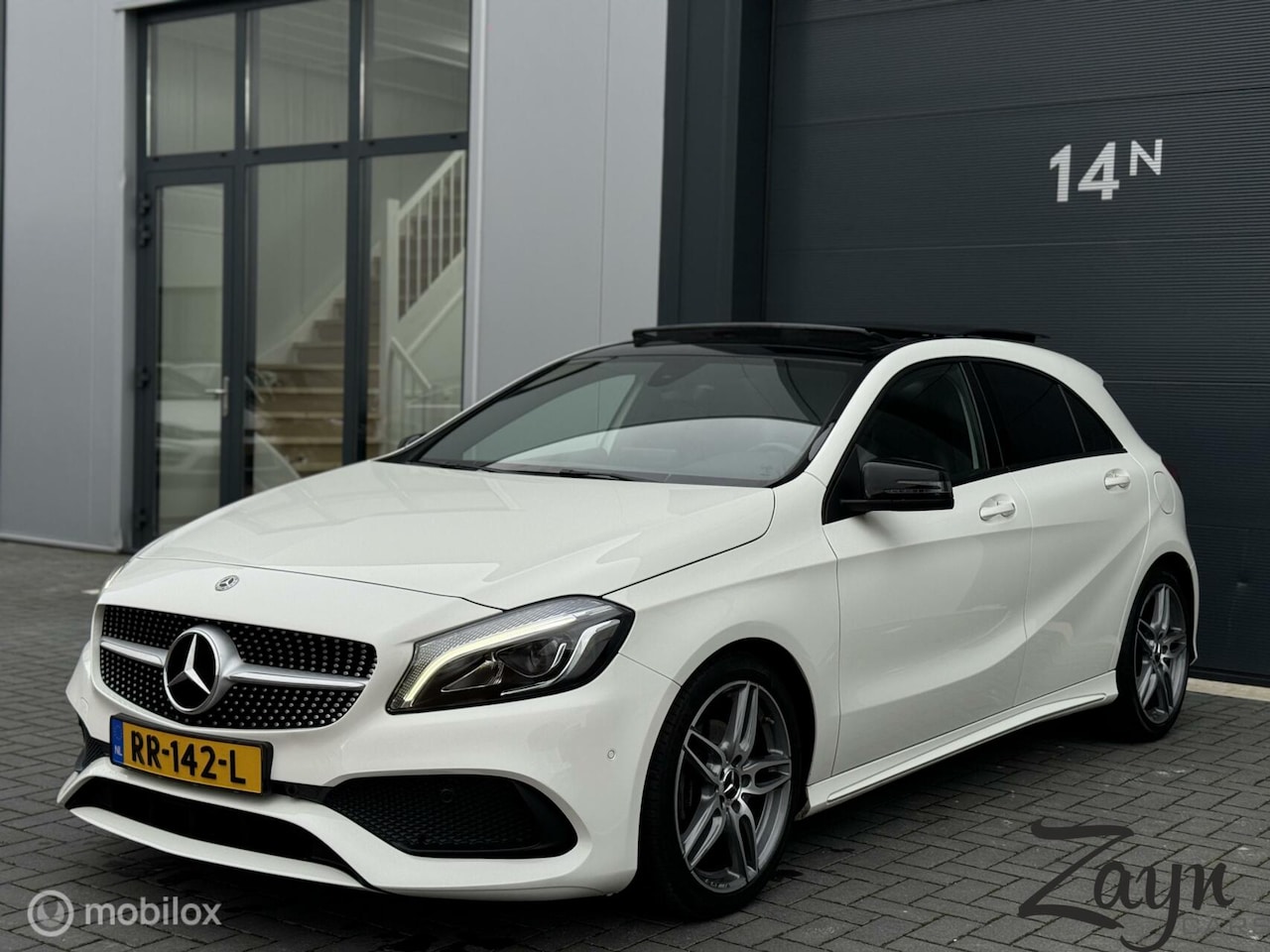 Mercedes-Benz A-klasse - 160 | AMG | Pano | Xenon | LED | NAP | NL - AutoWereld.nl