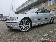 BMW 3-serie - 318i Special Line aut. navi leer 19" M3