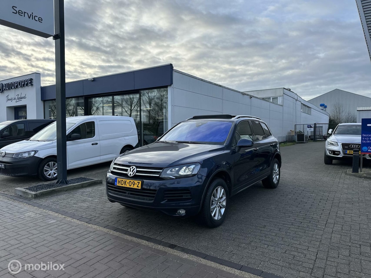 Volkswagen Touareg - 3.0 TDI R-Line Led Panorama Ex BPM! - AutoWereld.nl