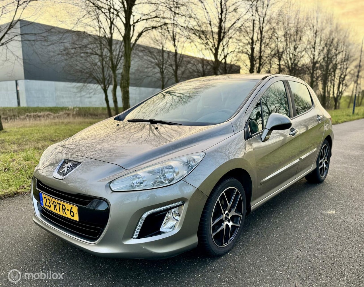 Peugeot 308 - 1.6 VTi Melbourne*PARKEERSENSOR*AIRCO*TREKHAAK - AutoWereld.nl