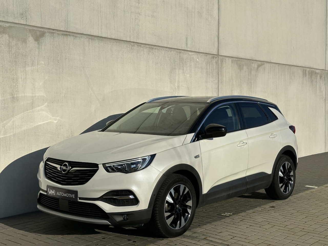 Opel Grandland X - 1.2 Design - automaat - camera - CarPlay - AutoWereld.nl