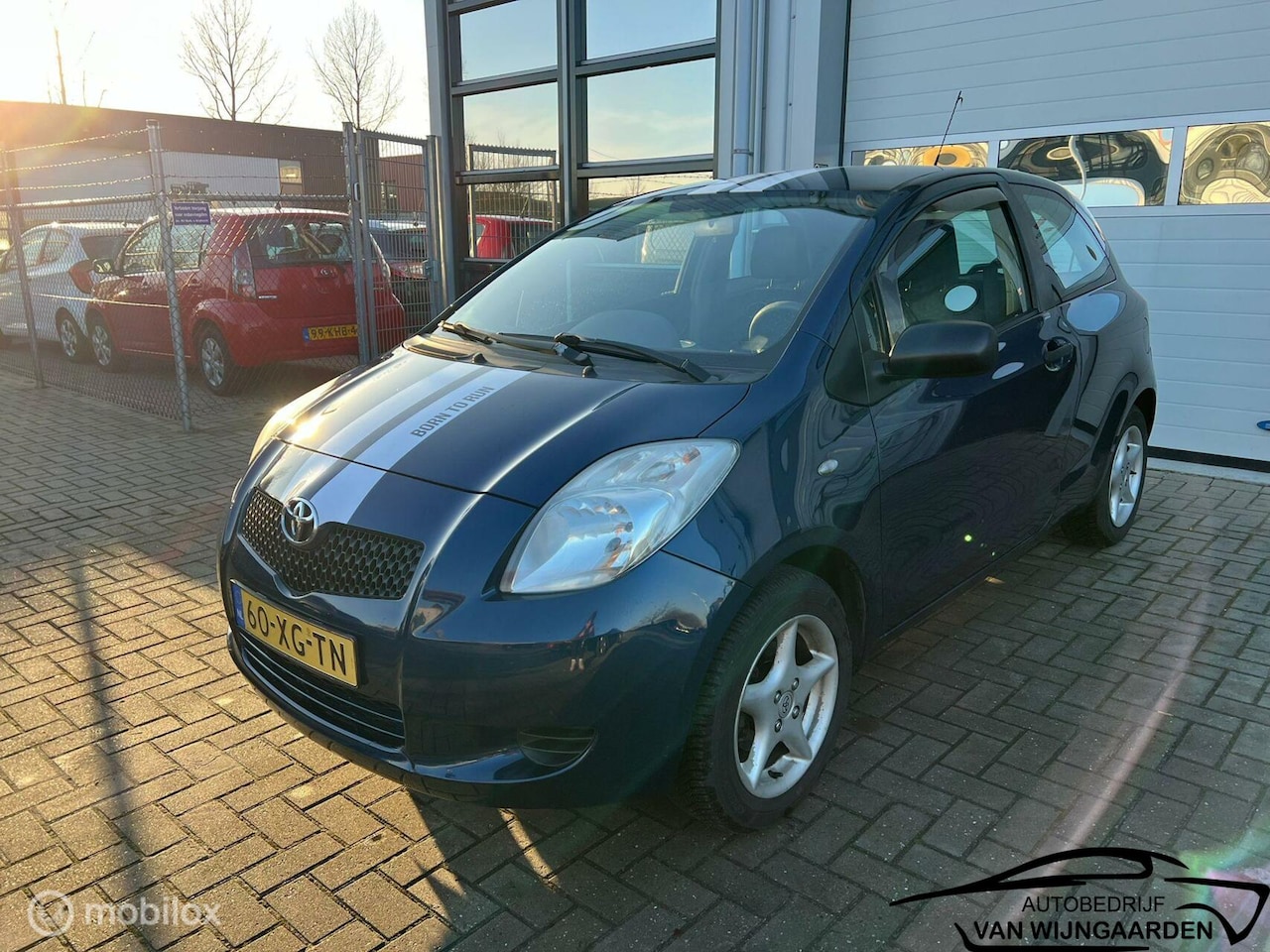 Toyota Yaris - 1.0 VVT-i 1.0 VVTi 3-Drs,Airco,Trekhaak - AutoWereld.nl