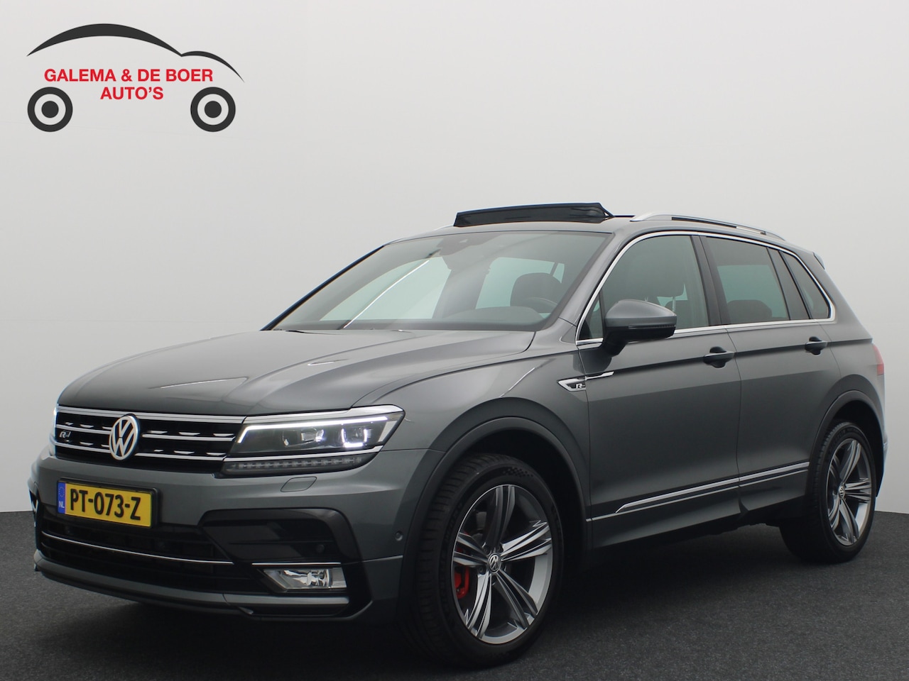 Volkswagen Tiguan - 2.0 TSI 4Motion Highline AUTOMAAT / PANORAMADAK / ACC / STOELVERW / CAMERA / TREKHAAK / CA - AutoWereld.nl