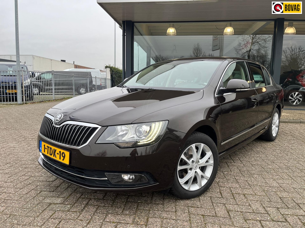 Skoda Superb - 1.8 TSI Elegance Business|Schuifdak|Leder - AutoWereld.nl