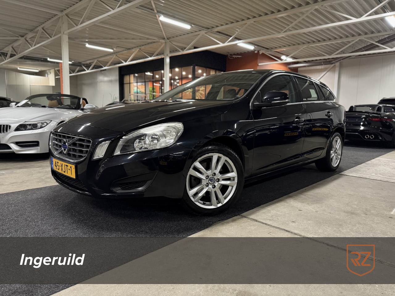 Volvo V60 - 1.6 T3 Momentum l Leder l Navi l Cruise l Clima l PDC - AutoWereld.nl