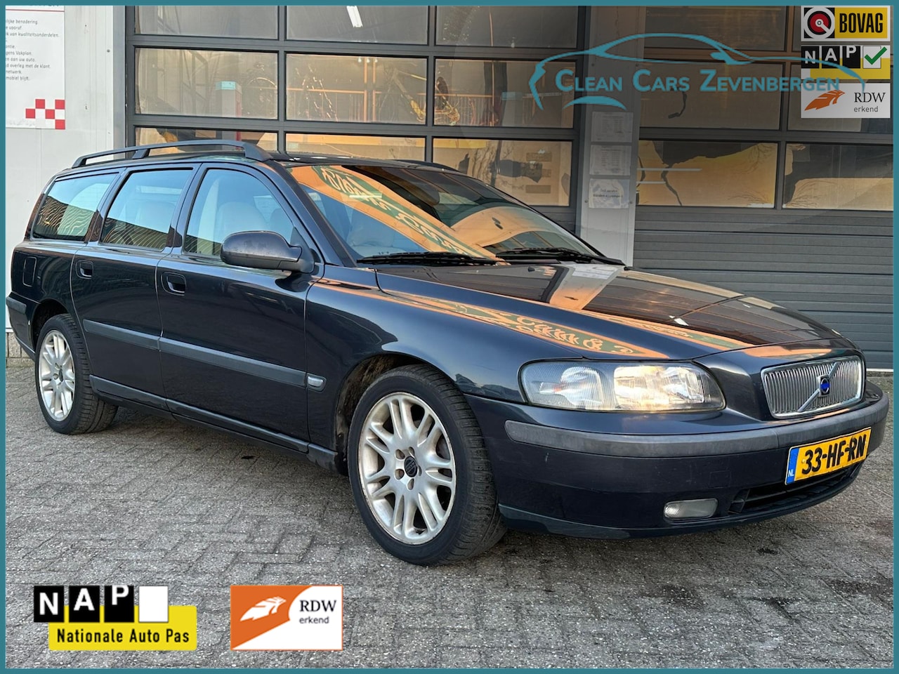 Volvo V70 - 2.4 Comfort Line trekhaak - AutoWereld.nl